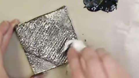 She Scrunches Up Aluminum Foil And What She Does Next Looks Just Like Forged Metal | DIY Joy Projects and Crafts Ideas