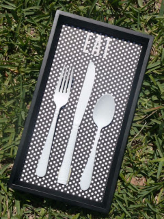 DIY Silverware Upgrades - Funky Kitchen Art - Creative Ways To Improve Boring Silver Ware and Palce Settings - Paint, Decorate and Update Your Flatware With These Creative Do IT Yourself Tutorials- Forks, Knives and Spoons all Get Dressed Up With These New Looks For Kitchen and Dining Room 