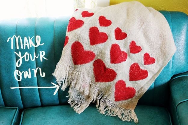Cheap Wedding Gift Ideas - Heart Blanket DIY - DIY Wedding Gifts You Can Make On A Budget - Quick and Easy Ideas for Handmade Presents for the Couple Getting Married - Inexpensive Things To Make for Bride and Groom - DIY Home Decor, Wall Art, Glassware, Furniture, Tableware, Place Settings, Cake and Cookie Plates and Glasses #diyweddings #weddinggifts