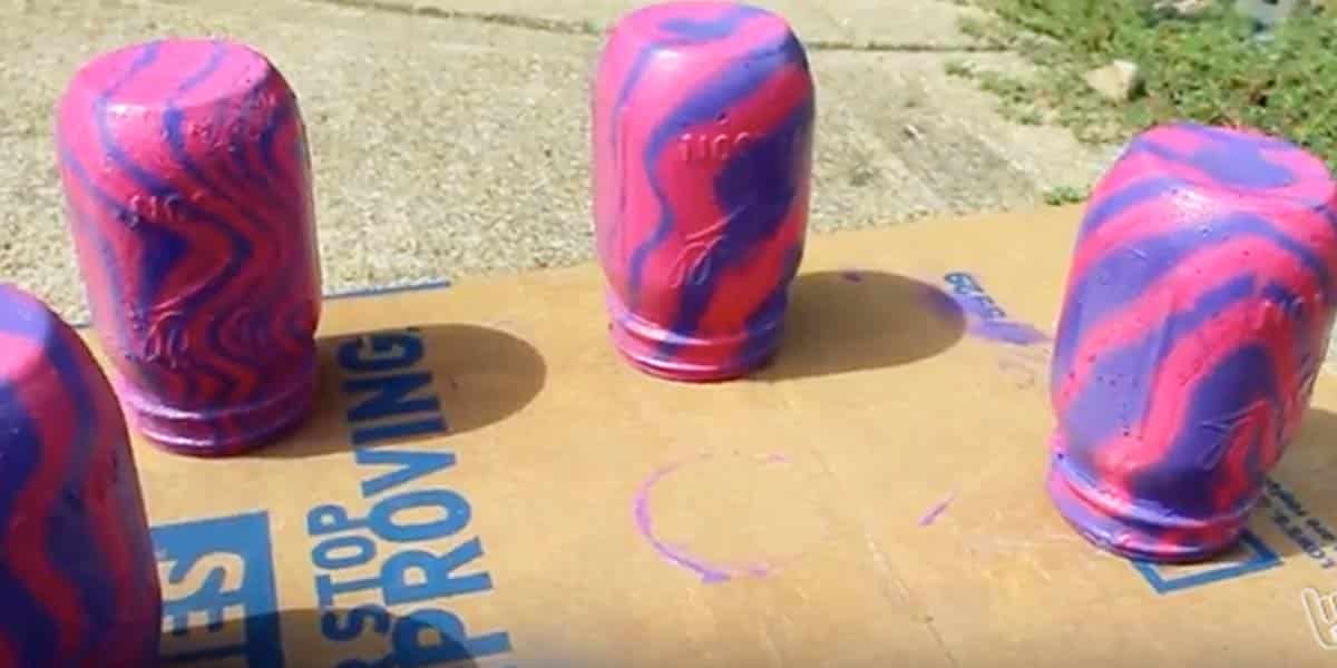 He Swirl Paints Mason Jars And You’ve Gotta Watch How Easily He Does This! | DIY Joy Projects and Crafts Ideas