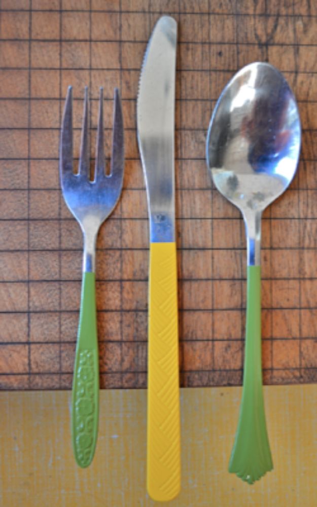 DIY Silverware Upgrades - Painted Cutlery - Creative Ways To Improve Boring Silver Ware and Palce Settings - Paint, Decorate and Update Your Flatware With These Creative Do IT Yourself Tutorials- Forks, Knives and Spoons all Get Dressed Up With These New Looks For Kitchen and Dining Room 