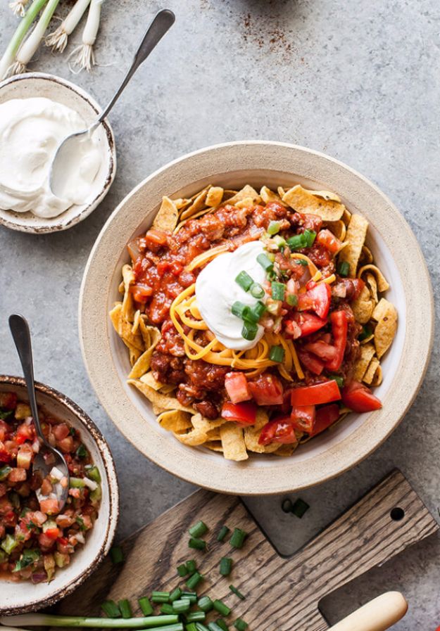 Easy Dinner Ideas for One - Quick and Really Easy 10 Minute Frito Chili Pie - Quick, Fast and Simple Recipes to Make for a Single Person - Freeze and Make Ahead Dinner Recipe Tips for Best Weeknight Dinners for Singles - Chicken, Fish, Vegetable, No Bake and Vegetarian Options - Crockpot, Microwave, Healthy, Lowfat Options 