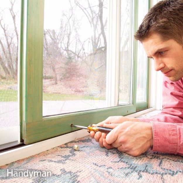 Easy Home Repair Hacks - Repair a Sliding Door - Quick Ways to Easily Fix Broken Things Around The House - DIY Tricks for Home Improvement and Repairs - Simple Solutions for Kitchen, Bath, Garage and Yard - Caulk, Grout, Wall Repair and Wood Patching and Staining #hacks #homeimprovement
