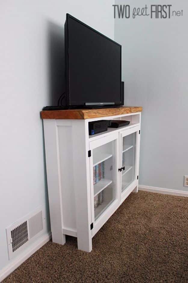 DIY Media Consoles and TV Stands - Salvaged Board TV Console - Make a Do It Yourself Entertainment Center With These Easy Step By Step Tutorials - Easy Farmhouse Decor Media Stand for Television - Free Plans and Instructions for Building and Painting Your Own DIY Furniture - IKEA Hacks for TV Stand Idea - Quick and Easy Ways to Decorate Your Home On A Budget #diyhomedecor