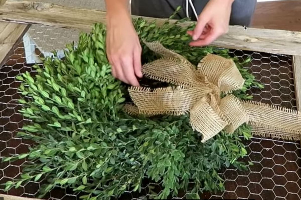 DIY Boxwood Farmhouse Wreath