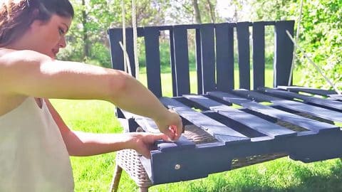 Easy-To-Make Wood Swing Can Be Yours With Just 4 Simple Materials | DIY Joy Projects and Crafts Ideas