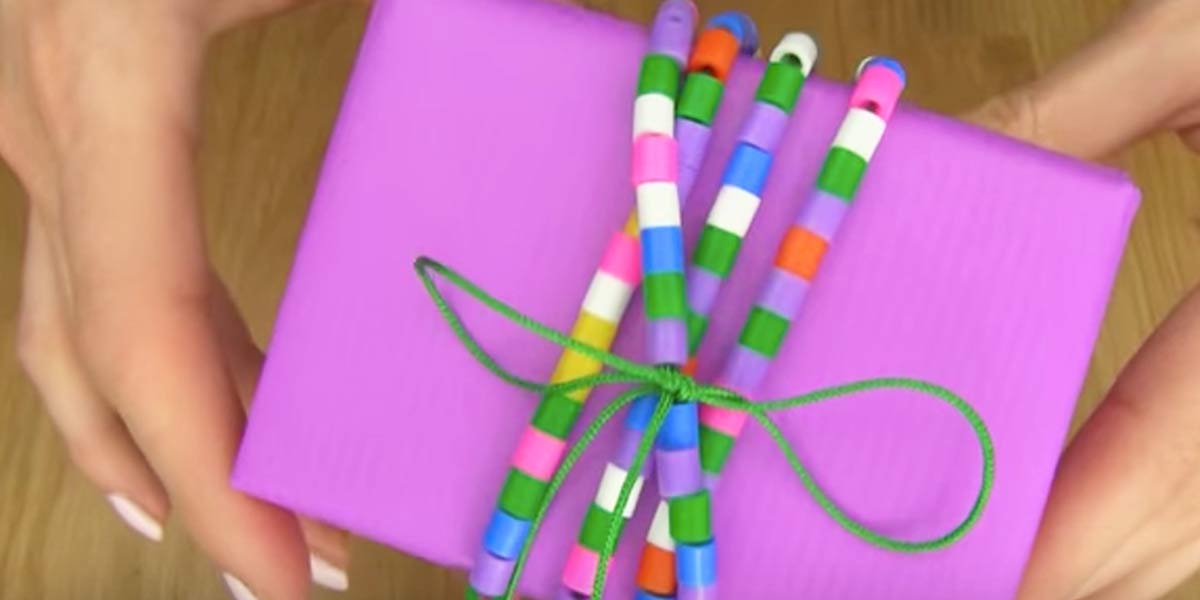 She Shows Us 8 Creative Ways To Wrap Presents You’ve Probably Never Thought Of! | DIY Joy Projects and Crafts Ideas