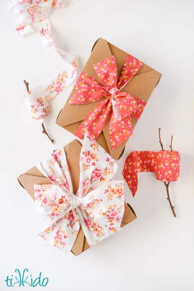 Easy Bows For XMAS Packages - Fabric Ribbon - Make DIY Bows for Christmas Presents and Holiday Gifts - Cute and Easy Ideas for Making Your Own Bows and Ribbons - Step by Step Tutorials and Instructions for Tying A Bow - Cheap and Crafty Gift Wrapping Ideas on A Budget #diy #gifts #giftwrapping #christmasgifts