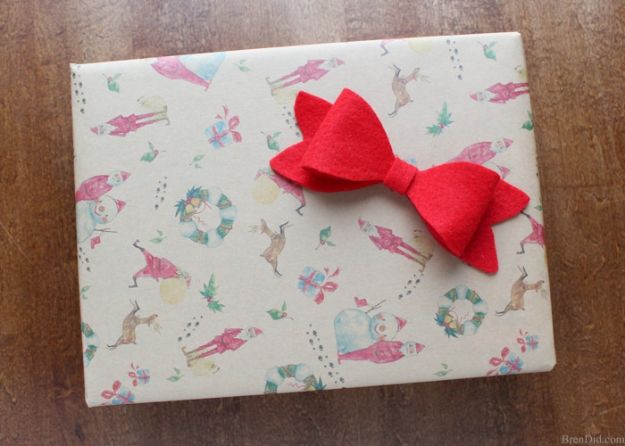 Creative Bows For Packages - Felt Bows - Make DIY Bows for Christmas Presents and Holiday Gifts - Cute and Easy Ideas for Making Your Own Bows and Ribbons - Step by Step Tutorials and Instructions for Tying A Bow - Cheap and Crafty Gift Wrapping Ideas on A Budget #diy #gifts #giftwrapping #christmasgifts