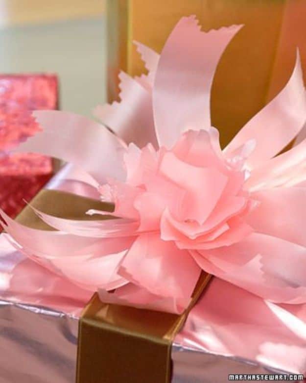 Creative Bows For Packages - Flower Bow - Make DIY Bows for Christmas Presents and Holiday Gifts - Cute and Easy Ideas for Making Your Own Bows and Ribbons - Step by Step Tutorials and Instructions for Tying A Bow - Cheap and Crafty Gift Wrapping Ideas on A Budget #diy #gifts #giftwrapping #christmasgifts