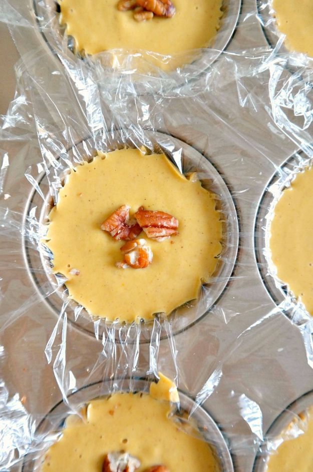Healthy Thanksgiving Recipes - Mini Vegan Pumpkin Pie Cheesecakes - Low fat Versions of Your Favorite Holiday Recipe for Turkey, Stuffing, Gravy, Pie and Desserts, Appetizers, Vegetables and Side Dishes like Spinach, Broccoli, Cranberries, Mashed Potatoes, Sweet Potatoes and Green Beans - Easy and Quick Last Minute Thanksgiving Recipes for Low Carb, Low Fat and Clean Eating Diet 