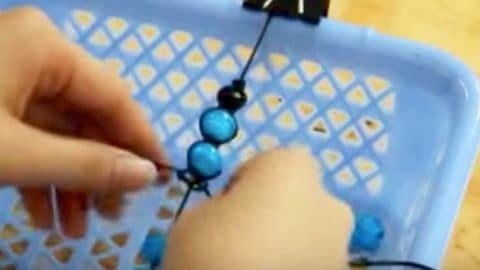She Uses A Cool Technique To Tie Knots And Beads, Making An Item That You’ll Love! | DIY Joy Projects and Crafts Ideas