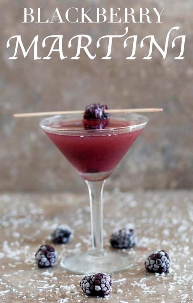 Best Drink Recipes for New Years Eve - Blackberry Martini - Creative Cocktails, Drinks, Champagne Toasts, and Punch Mixes for A New Year's Eve Party - Ideas for Serving, Glasses, Fun Ideas for Shots and Cocktails - Easy Vodka Recipes, Non Alcoholic, Whisky Rum and Party Punches #newyearseve