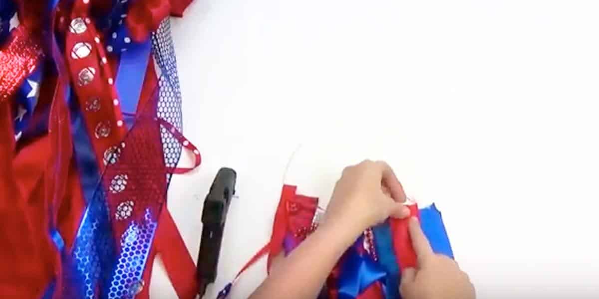 She Cuts A Bunch Of Ribbons And Saves A Ton Of Money By Making This Herself! | DIY Joy Projects and Crafts Ideas