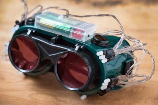 DIY Gadgets - Make Cheap Thermal Goggles - Homemade Gadget Ideas and Projects for Men, Women, Teens and Kids - Steampunk Inventions, How To Build Easy Electronics, Cool Spy Gear and Do It Yourself Tech Toys #gadgets #diy #stem #diytoys