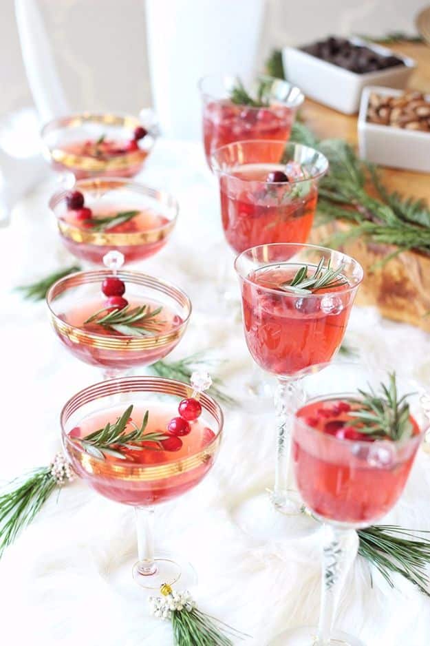 Best Drink Recipes for New Years Eve - Sparkling Pomegranate Cranberry Sangria - Creative Cocktails, Drinks, Champagne Toasts, and Punch Mixes for A New Year's Eve Party - Ideas for Serving, Glasses, Fun Ideas for Shots and Cocktails - Easy Vodka Recipes, Non Alcoholic, Whisky Rum and Party Punches #newyearseve