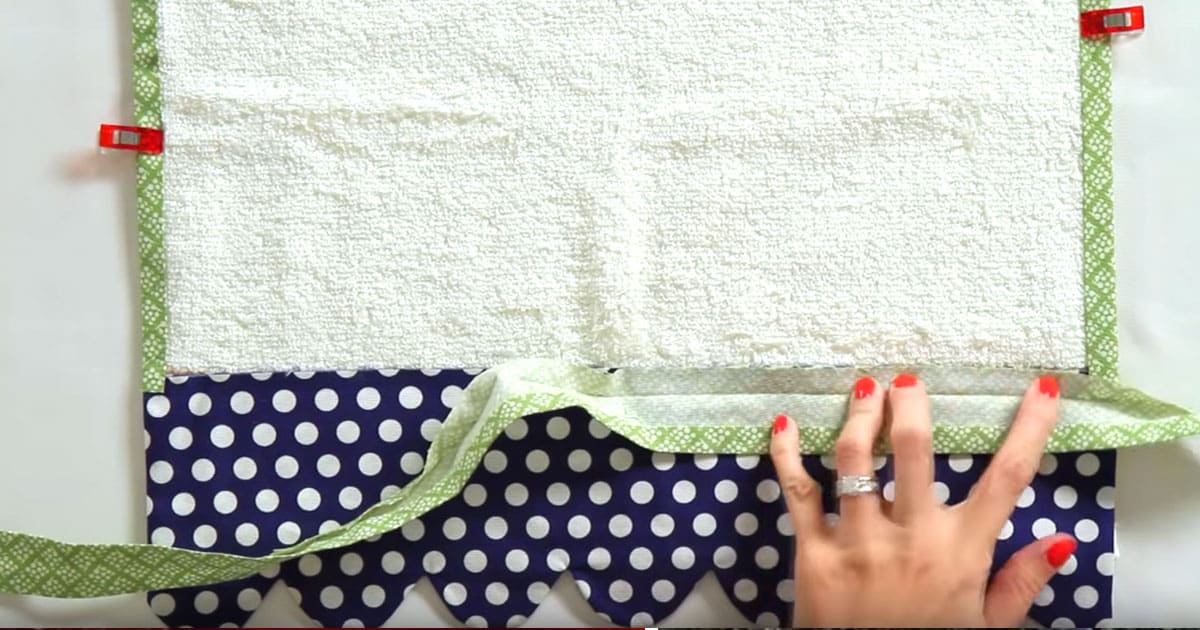 Scalloped Tea Towel Sewing Tutorial | DIY Joy Projects and Crafts Ideas