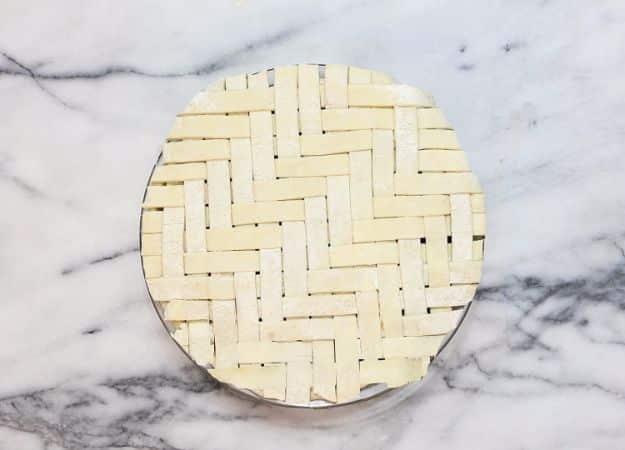 Baking Hacks - Become a Pastry Rock Star With This Herringbone Lattice Pie - A List of Easy Hacks For Your Favorite Baking Recipes - Simple Tips and Tricks To Use When You Bake - Quick Ways to Bake Cake, Cupcakes, Desserts and Cookies - Best Kitchen Lifehacks for Bakers Favorite DIY Recipe 