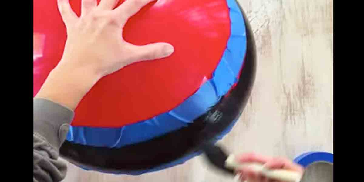 The Awesome Thing She Does With Giant Bouncy Balls Blew My Mind…It’s Quite Clever! | DIY Joy Projects and Crafts Ideas