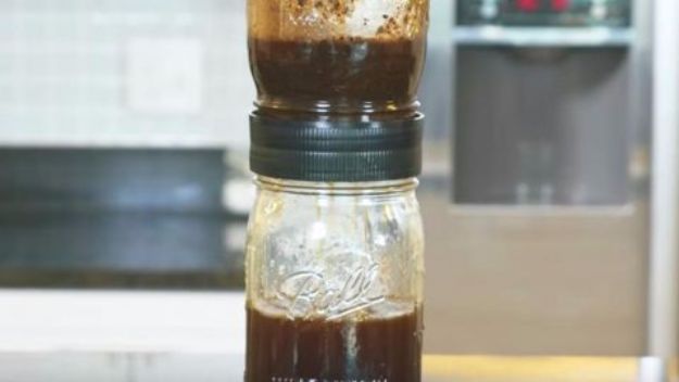 DIY Ideas for The Coffee Lover - DIY Cold Brew In A Mason Jar - Easy and Cool Gift Ideas for People Who Love Coffee Drinks - Coaster, Cups and Mugs, Tumblers, Canisters and Do It Yourself Gift Ideas - Gift Jars and Baskets, Fun Presents to Make for Mom, Dad and Friends http://diyjoy.com/diy-ideas-coffee-lover