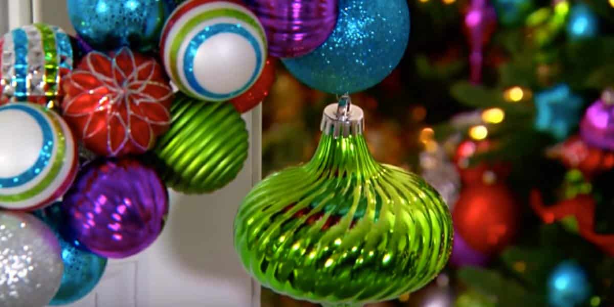 She Slides Wire Through Ball Ornaments And Creates This Amazing Christmas Decor! | DIY Joy Projects and Crafts Ideas