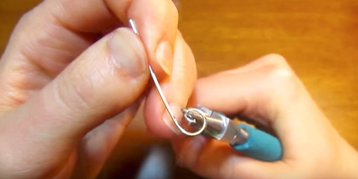 She Twists Wire And Makes An Incredible Gift Idea For The Upcoming Holiday!