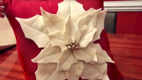 DIY Poinsettia Pillow | DIY Joy Projects and Crafts Ideas