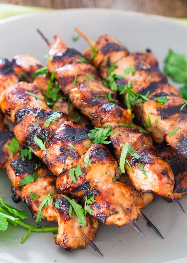 Barbecue Recipes for The Grill - Beer and Honey BBQ Chicken Skewers - Easy Grilling Ideas for Lunch, Dinner and Quick Party Appetizers - Grilled and Smoked Foods, Chicken, Beef and Meat, Fish and Vegetable Ideas for Grilling - Sauces and Rubs, Seasonings and Favorite Bar BBQ Tips 