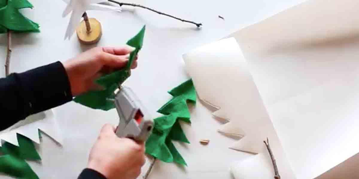 She Cuts Felt And Makes a Rustic Pottery Barn Inspired Item For Her Christmas Decor! | DIY Joy Projects and Crafts Ideas