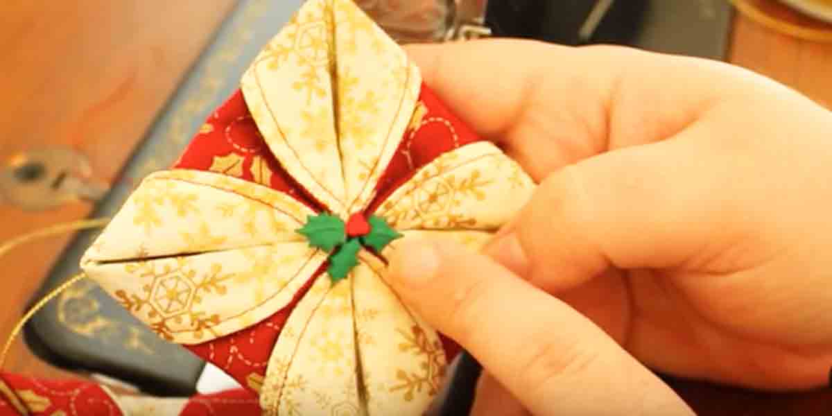 How to Make Folded Fabric Holiday Ornaments | DIY Joy Projects and Crafts Ideas