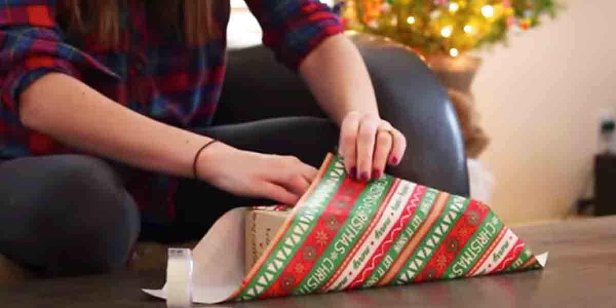 She Shows Us Some Incredible Gift Wrapping Tips I'll Bet You Didn't