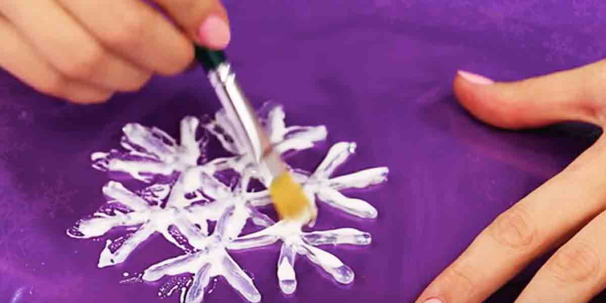 Not Only Does She Make This Incredible Snowflake Ornament, Watch What Else She Makes! | DIY Joy Projects and Crafts Ideas