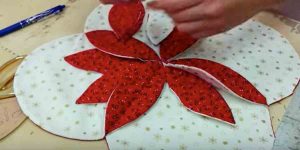 How to Make A Poinsettia Table Runner
