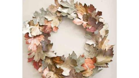 She Flattens A Soda Can, Cuts Out Leaves And Makes An Incredible Wreath. Brilliant! | DIY Joy Projects and Crafts Ideas