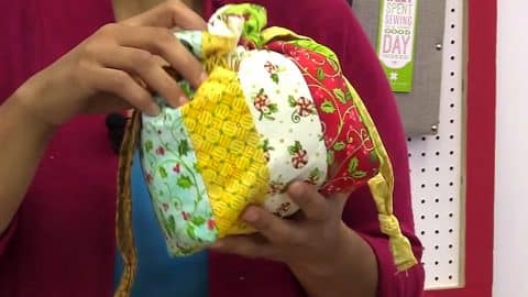 How to Make Fabric Gift Bags | DIY Joy Projects and Crafts Ideas
