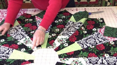 Dresden Christmas Tree Skirt Sewing Tutorial | DIY Joy Projects and Crafts Ideas