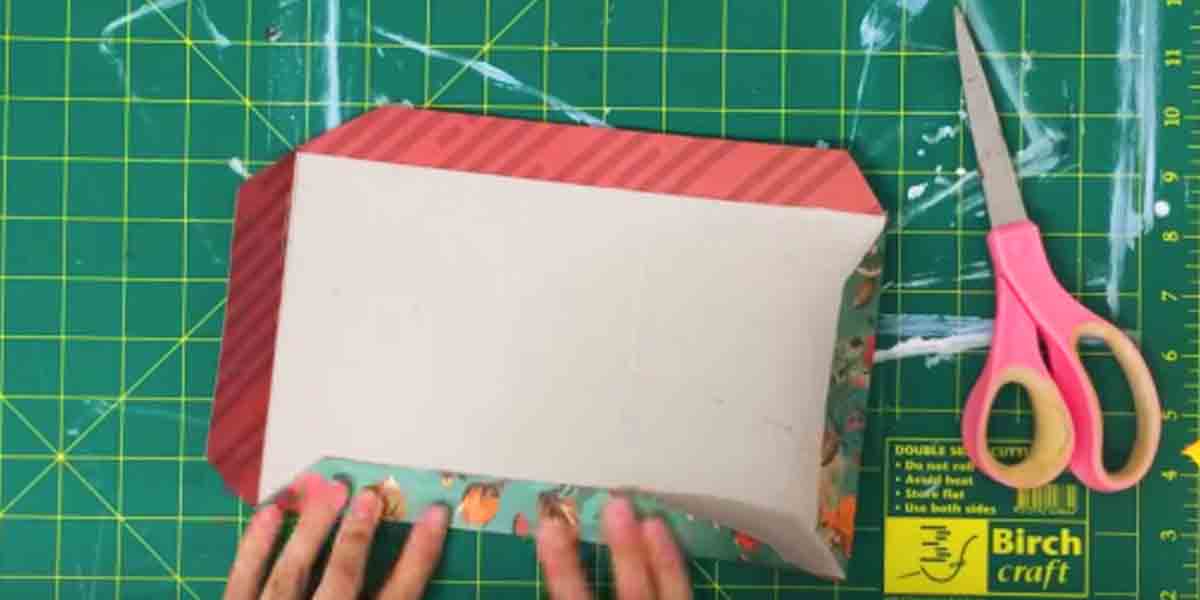 She Covers A BelVita Breakfast Box With Pretty Paper For A Much Needed Item. Watch! | DIY Joy Projects and Crafts Ideas