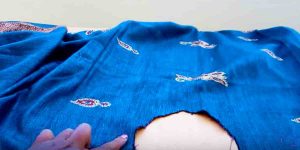 Watch How She Turns An Old Shawl Into A Really Fashionable Item!