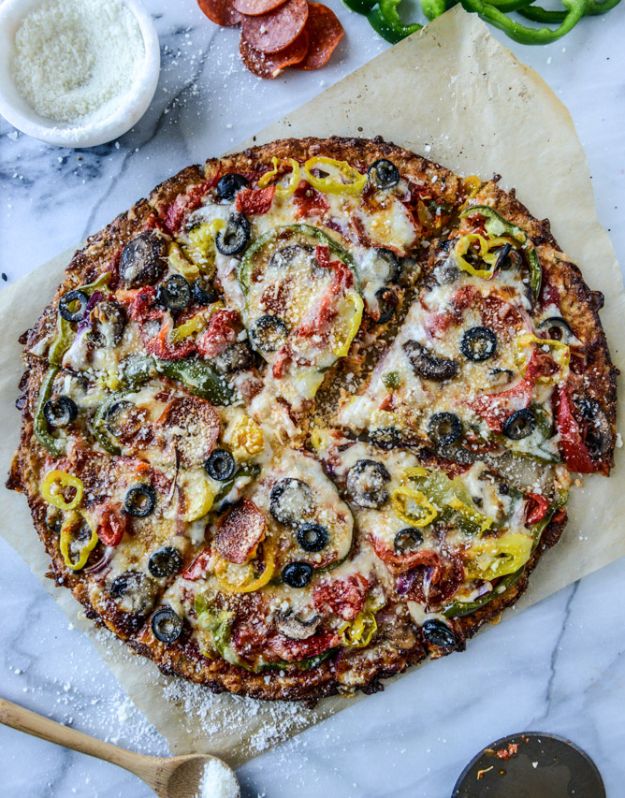 Best Lowfat Recipes - Pizza Supreme On Cauliflower Crust - Easy Low fat and Healthy Recipe Ideas For Eating Well and Dieting, Weight Loss - Quick Breakfasts, Lunch, Dinner, Snack and Desserts - Foods with Chicken, Vegetables, Salad, Low Carb, Beef, Egg, Gluten Free #lowfatrecipes 