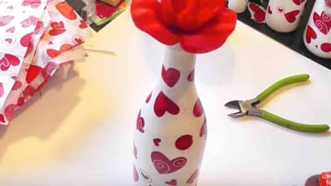 DIY Valentine Bottles and Jars With Hearts | DIY Joy Projects and Crafts Ideas