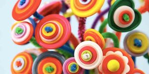 Watch How She Makes A Unique Button Bouquet Out Of Buttons And Pipe Cleaners!