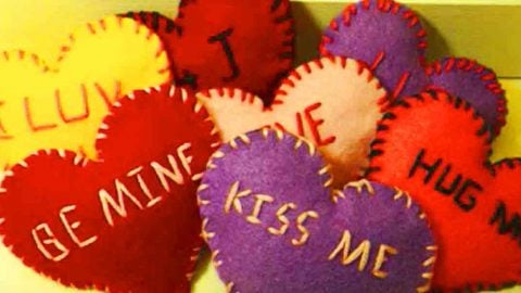 Watch How She Makes These Quick And Easy Felt Hearts With Sweet Embroidered Words! | DIY Joy Projects and Crafts Ideas