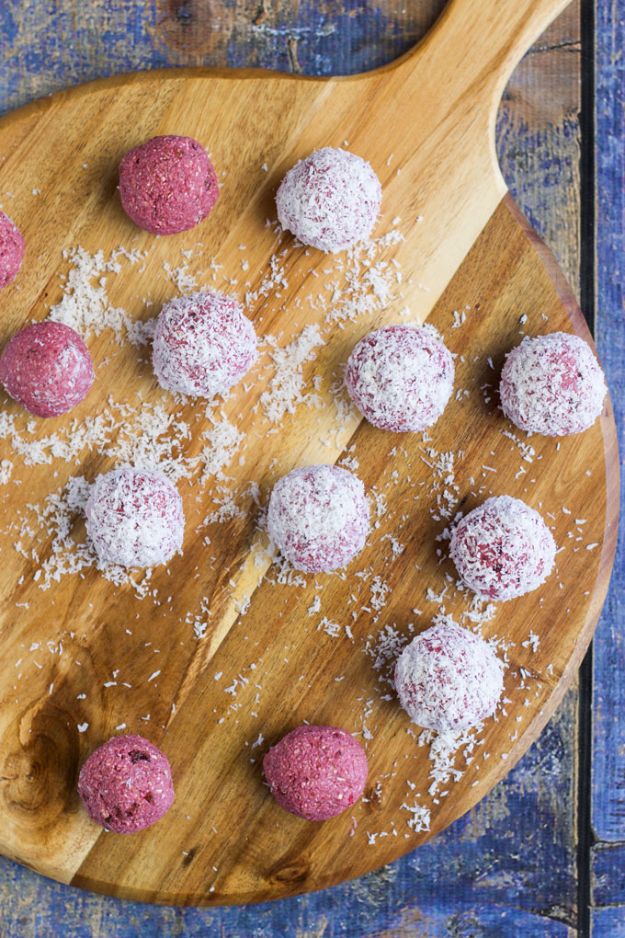 Best Recipes To Teach Your Kids To Cook - Raspberry Coconut Breakfast Balls - Easy Ideas To Show Children How to Prepare Food - Kid Friendly Recipes That Boys and Girls Can Make Themselves - No Bake, 5 Minute Foods, Healthy Snacks, Salads, Dips, Roll Ups, Vegetables and Simple Desserts - Recipes To Learn How To Make Fun Food http://diyjoy.com/best-recipes-teach-kids-to-cook