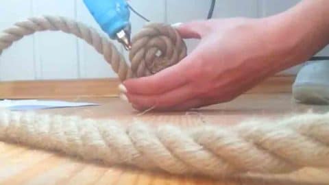 She Makes A Cheap And Easy Item With Rope And Adds A Lot Of Charm To Her Home! | DIY Joy Projects and Crafts Ideas