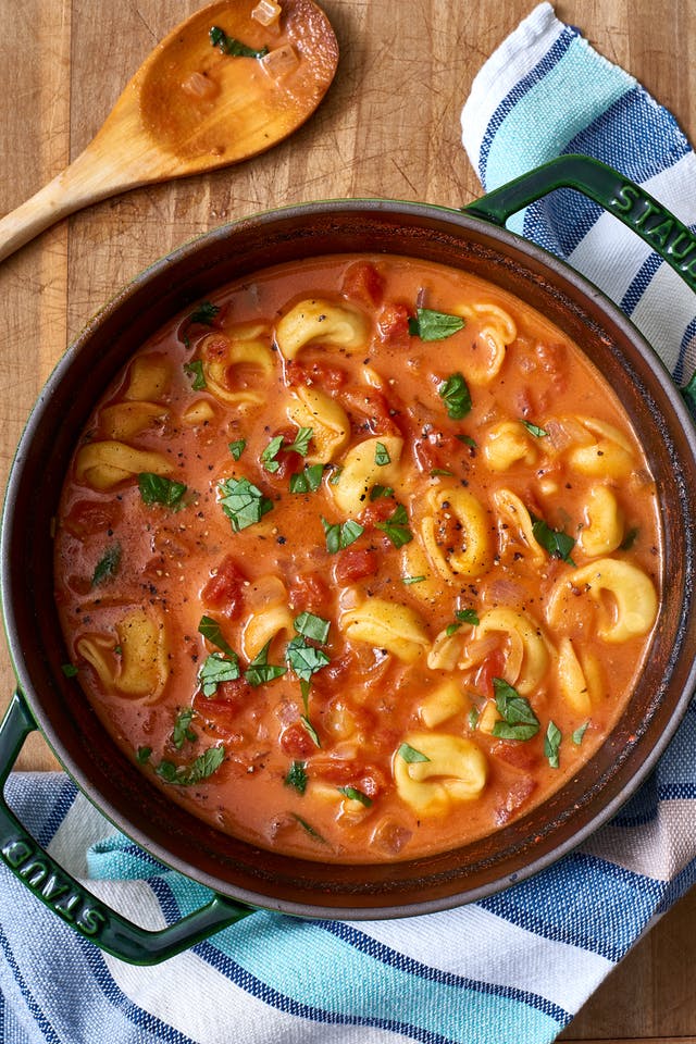 Easy Dinner Ideas for One - Tomato Tortellini Soup - Quick, Fast and Simple Recipes to Make for a Single Person - Freeze and Make Ahead Dinner Recipe Tips for Best Weeknight Dinners for Singles - Chicken, Fish, Vegetable, No Bake and Vegetarian Options - Crockpot, Microwave, Healthy, Lowfat Options 
