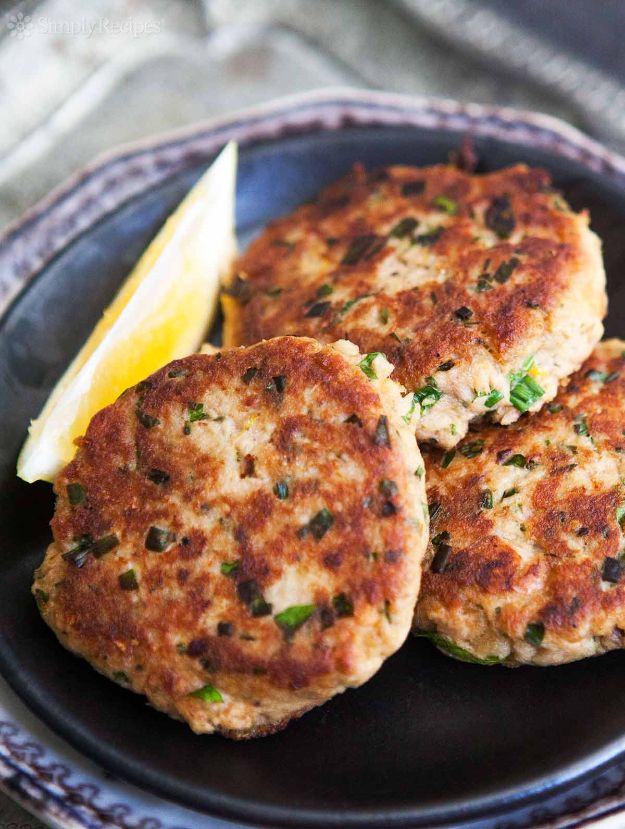 Best Recipes To Teach Your Kids To Cook - Tuna Patties - Easy Ideas To Show Children How to Prepare Food - Kid Friendly Recipes That Boys and Girls Can Make Themselves - No Bake, 5 Minute Foods, Healthy Snacks, Salads, Dips, Roll Ups, Vegetables and Simple Desserts - Recipes To Learn How To Make Fun Food http://diyjoy.com/best-recipes-teach-kids-to-cook