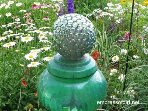 Creative Garden Art Ideas -Crafts for Outdoors - DYI Garden Ornaments to Make for Backyard Decoration - DIY Glowing Garden Ball Lantern - DIY Decorative Garden Ball