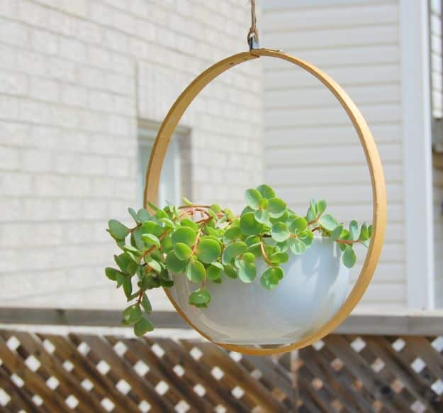DIY Plant Hangers - DIY Embroidery Hoop Hanging Planter - Cute and Easy Home Decor Ideas for Plants - How To Make Planters, Hanging Pot Holders, Wire, Rope and Baskets - Quick DIY Gifts Ideas, Macrame Plant Hanger #gardening #plants #diyideas