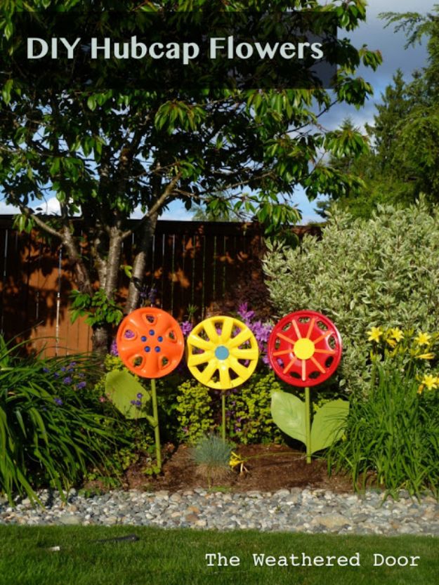 Creative Garden Art Ideas -Crafts for Outdoors - DYI Garden Ornaments to Make for Backyard Decoration - Thrifty Upcycled Crafts Made From Old Car Parts- DIY Hubcap Flowers