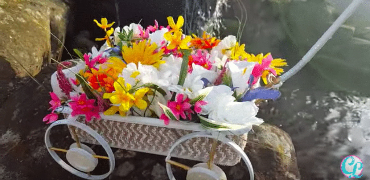 I Was So Surprised When I Saw What She Made This Wheel Barrow Out Of. Watch! | DIY Joy Projects and Crafts Ideas